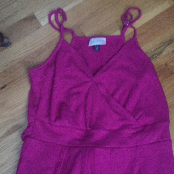 Universal Thread - Picture 2 of 3